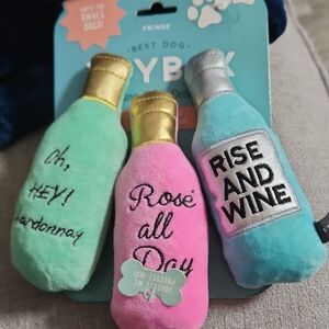 BNWT 3 piece Dog Toy Wine Set Squeaker Set- Wine Bottle Design